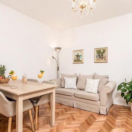 Sunset Apartment With Sea View Povljana Bagian luar foto