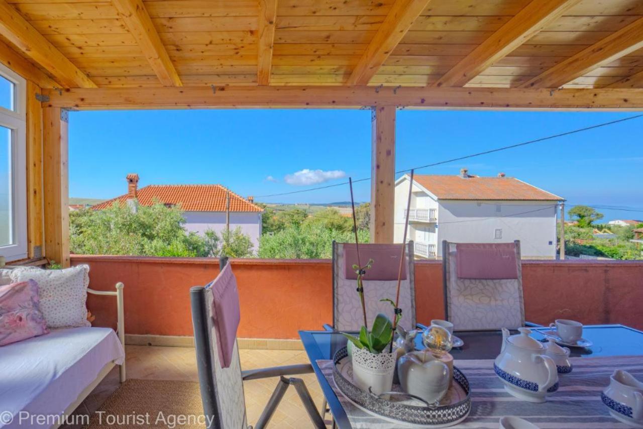 Sunset Apartment With Sea View Povljana Bagian luar foto