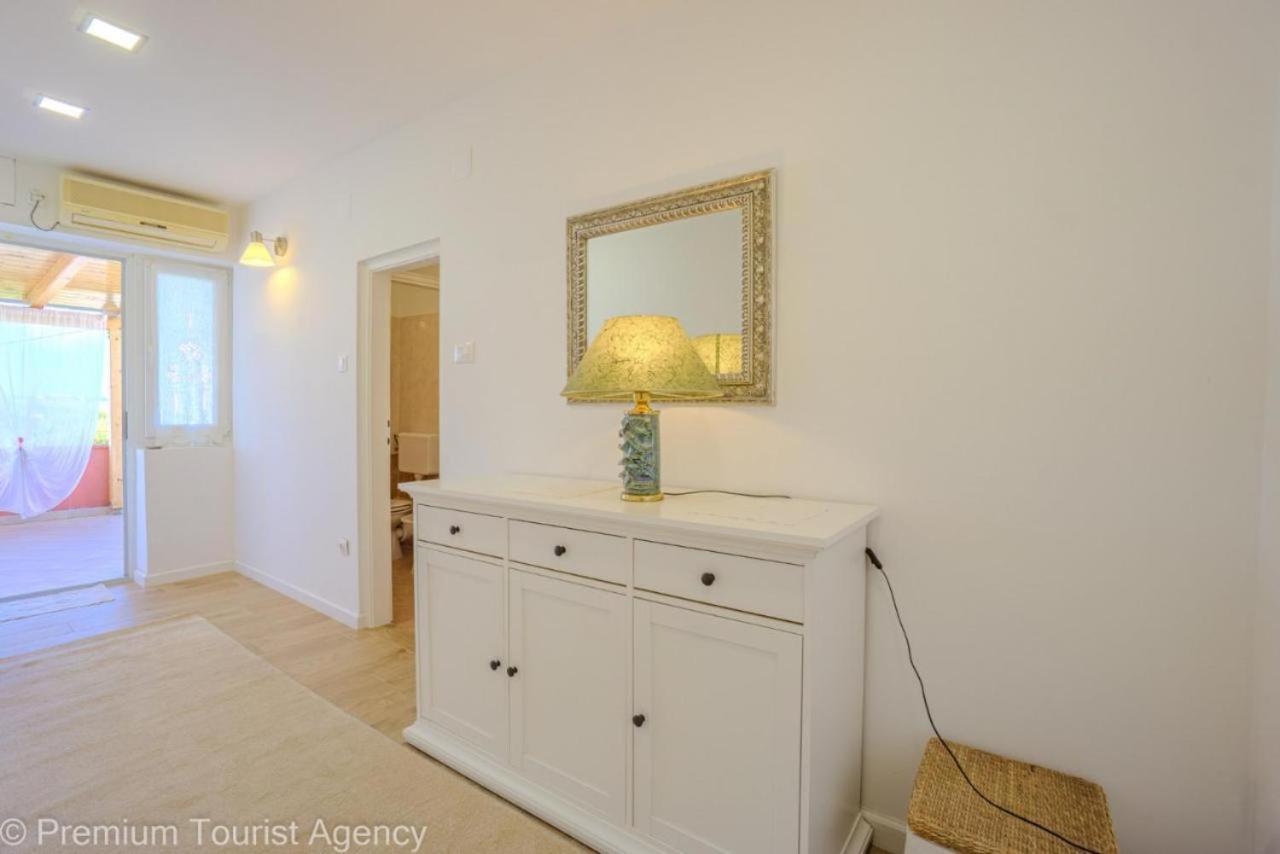 Sunset Apartment With Sea View Povljana Bagian luar foto
